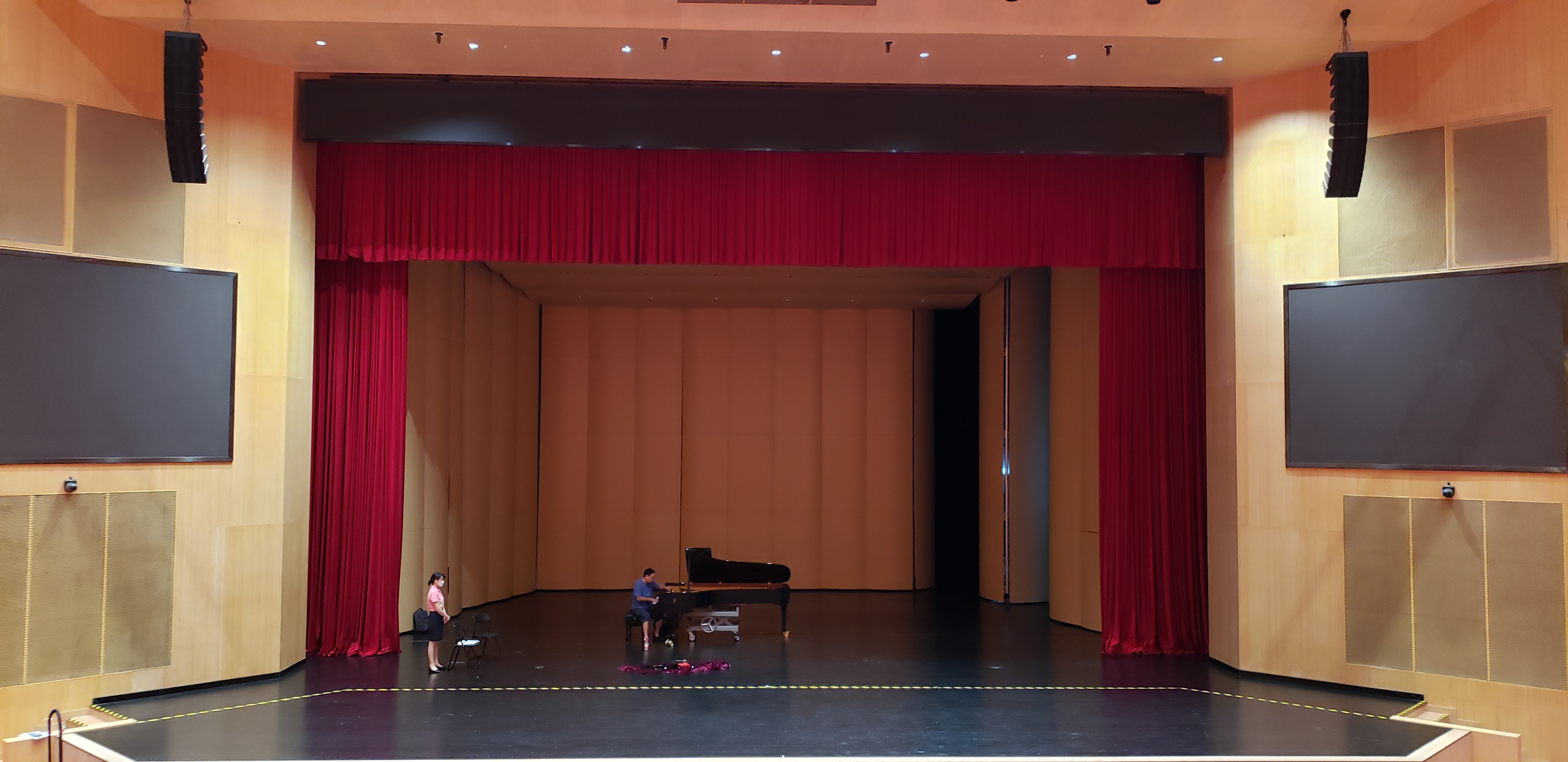 對(duì)開(kāi)大幕5