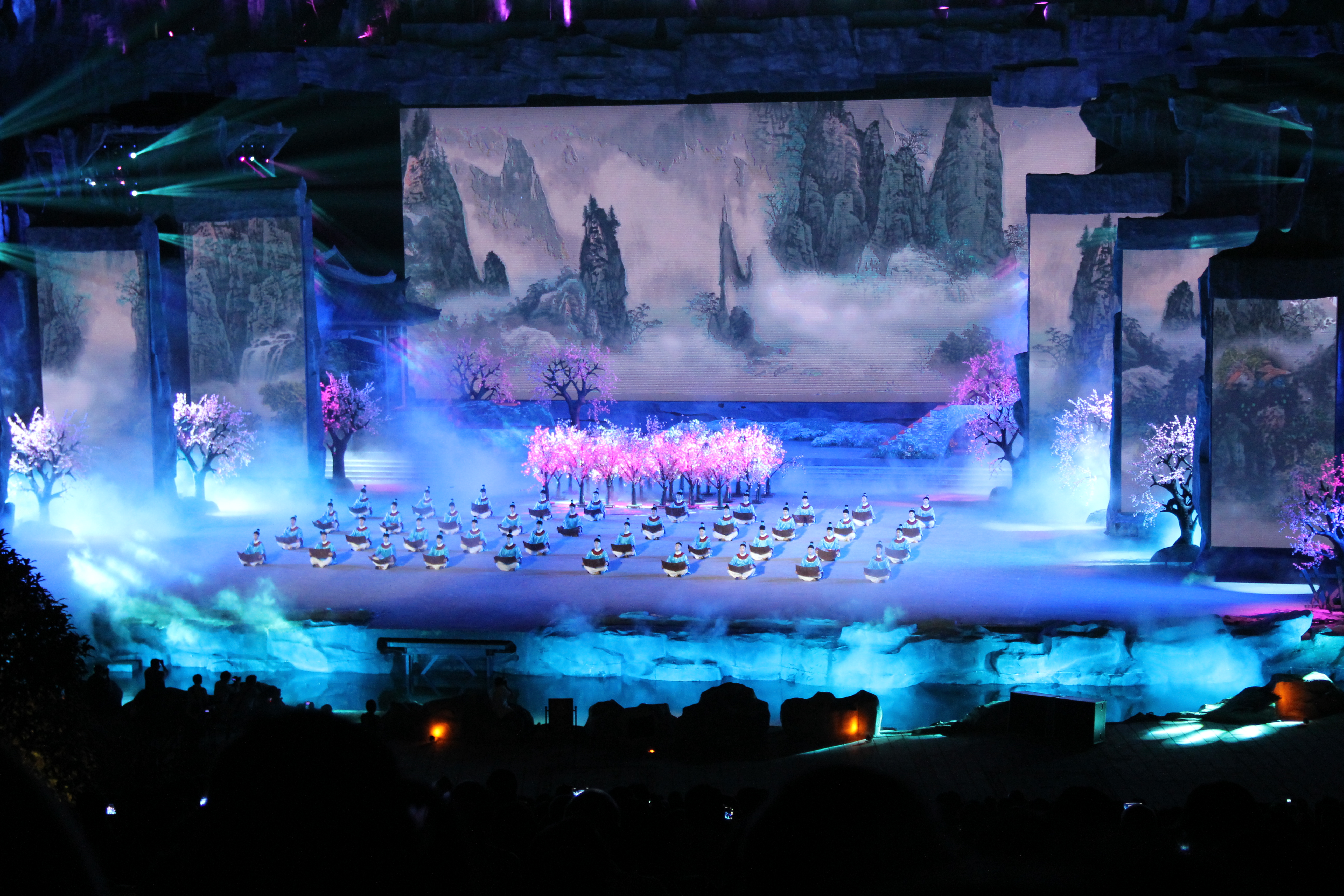 酉陽(yáng)縣桃園大舞臺(tái)